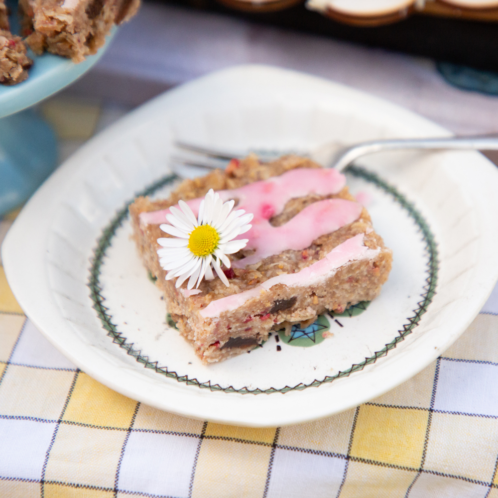 vegan oaty raspberry bar vegan oaty raspberry bar
