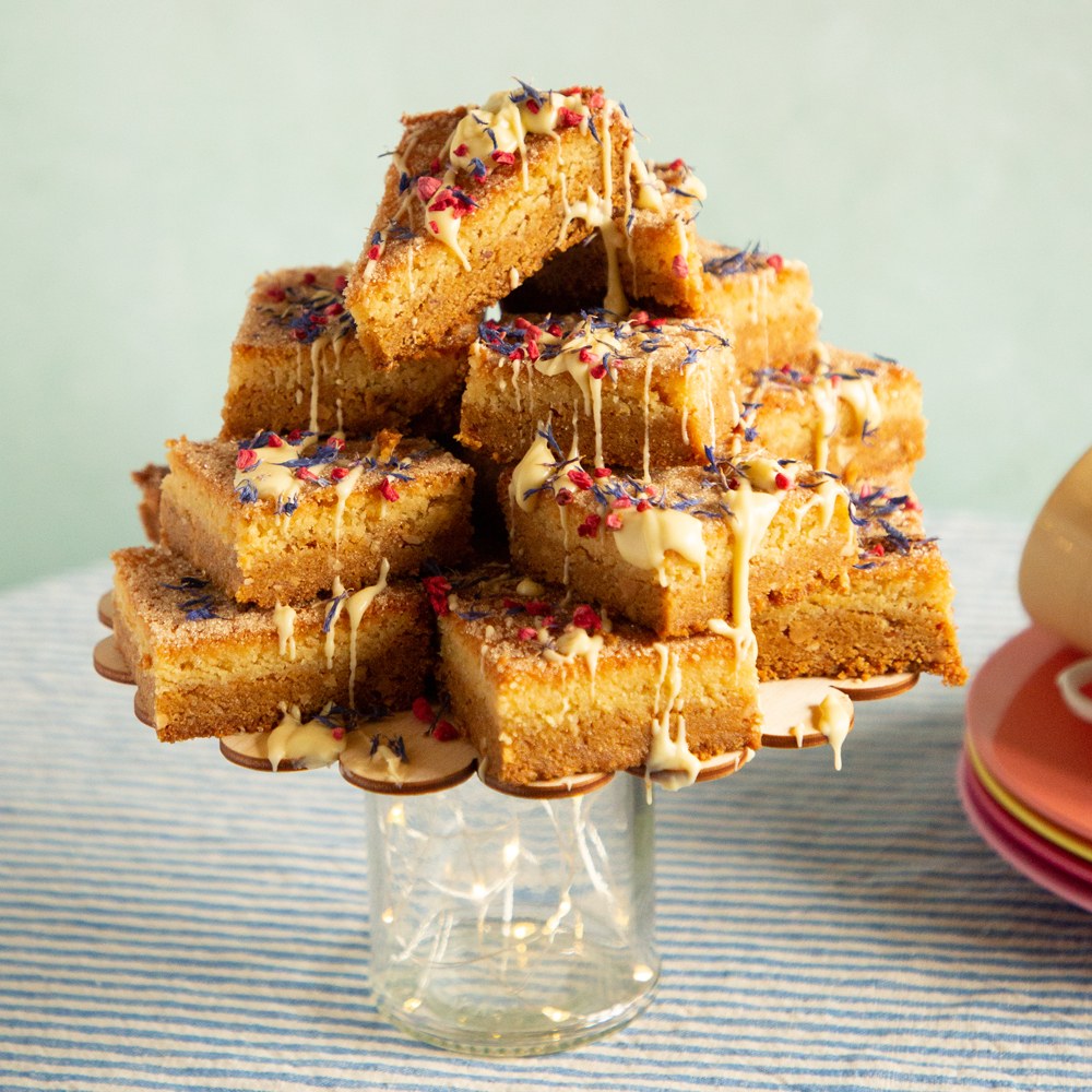 Lemon & Ginger shortbread Celebration cake stack kit