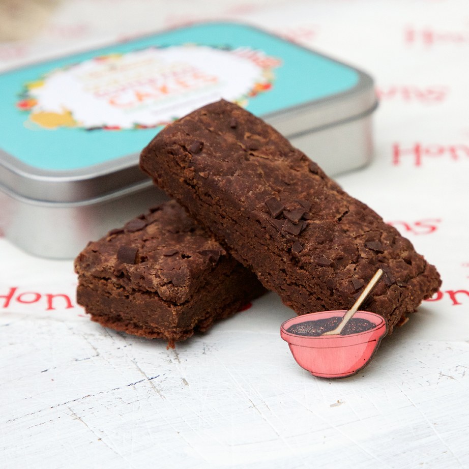 Little-Tin-of-Loveliness-vegan-brownie-gift_productimage7