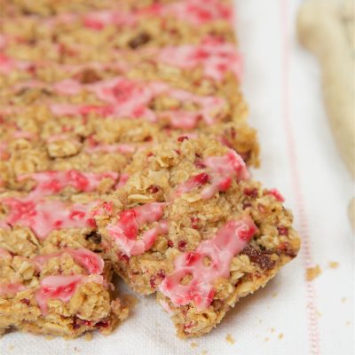 OAty Raspberry Bar uncut tray 2