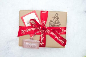 Gorgeous gift wrap for Christmas presents and gifts