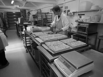 commercial bakery making bespoke traybakes for foodservice and trade