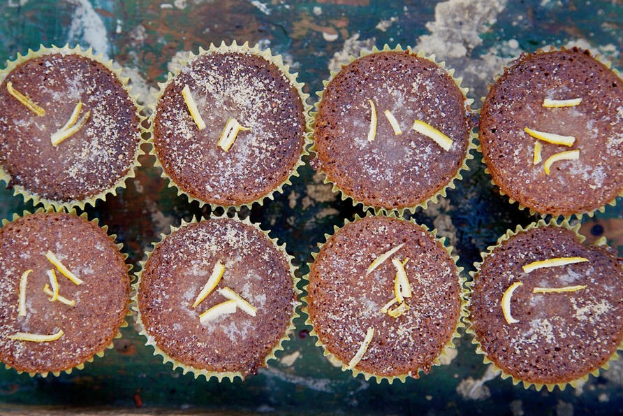 Gluten free lemony muffin cupcakes