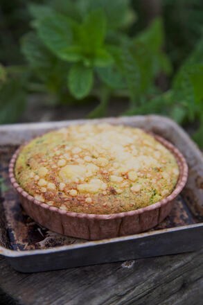 Pea and mint tart in dish